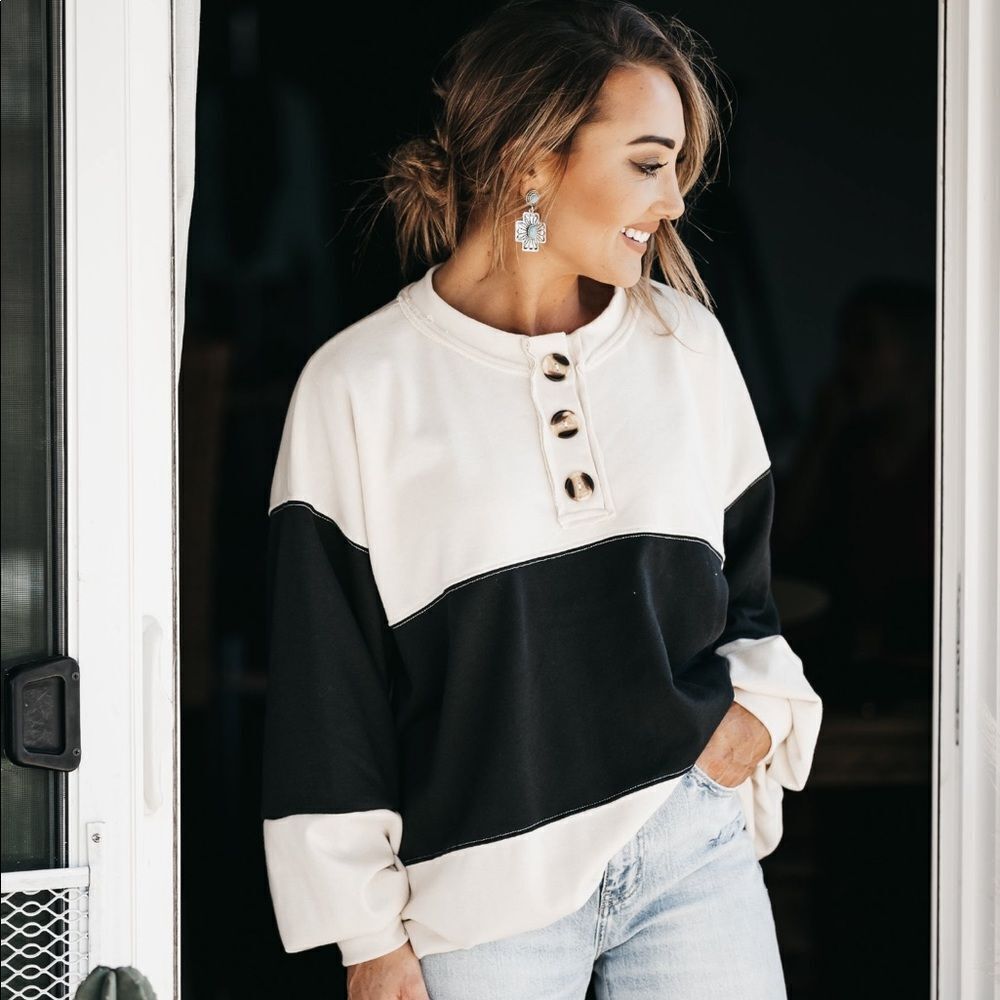 Black ivory color lock sweatshirt button casual